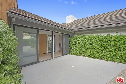 $3,750,000 | 24728 Vantage Point Terrace, Malibu, CA 90265