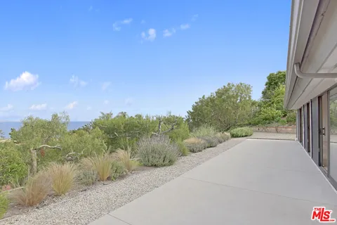 $3,750,000 | 24728 Vantage Point Terrace, Malibu, CA 90265