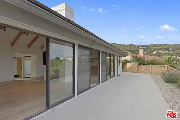 $3,750,000 | 24728 Vantage Point Terrace, Malibu, CA 90265