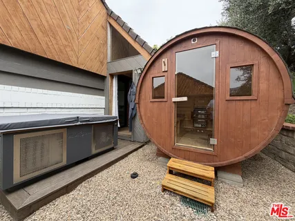 $3,750,000 | 24728 Vantage Point Terrace, Malibu, CA 90265