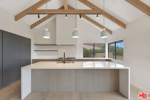 $3,750,000 | 24728 Vantage Point Terrace, Malibu, CA 90265