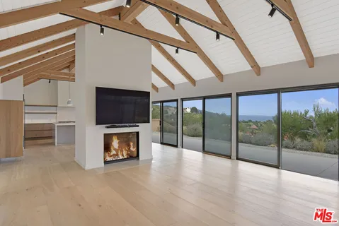 $3,750,000 | 24728 Vantage Point Terrace, Malibu, CA 90265