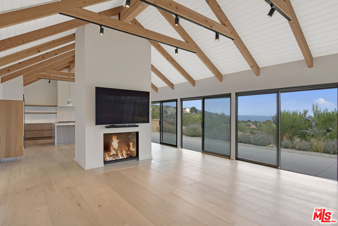 24728 Vantage Point Terrace Malibu, CA 90265 - Photo 7 of 36