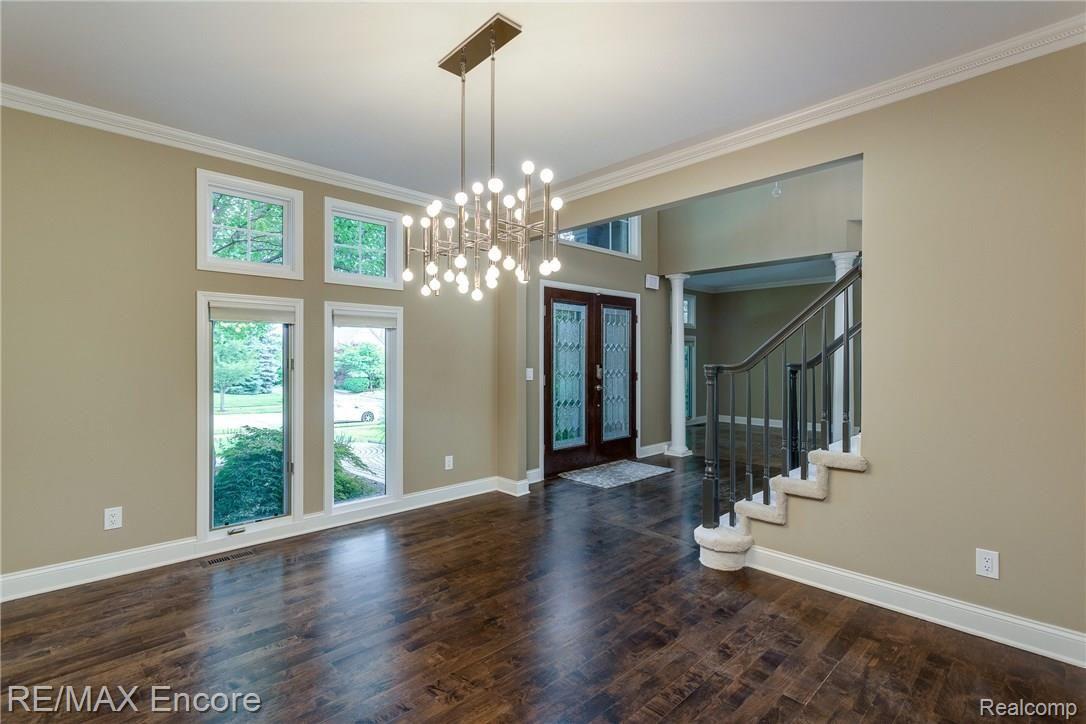6832 Oakhurst Ridge Road Clarkston, MI 48348 - Photo 20 of 38 Dining Room