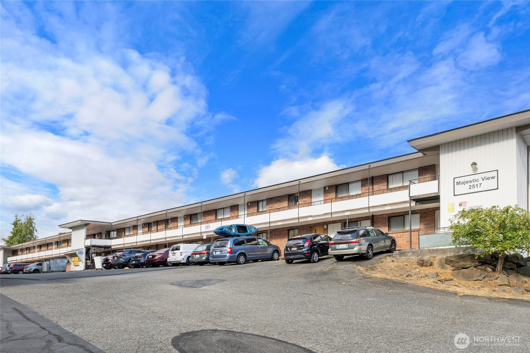 a car parked in front of a building