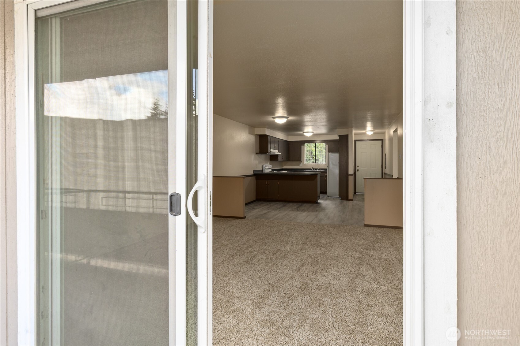 2517 Howard Avenue Everett, WA 98203 - Photo 11 of 32