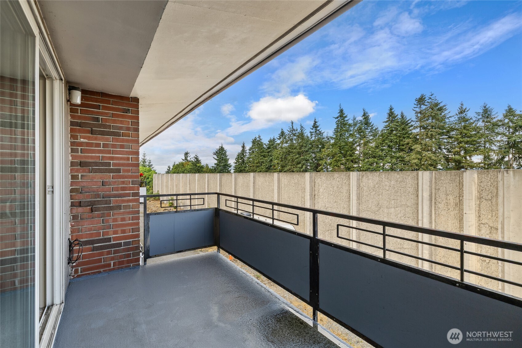 2517 Howard Avenue Everett, WA 98203 - Photo 22 of 32 a view of balcony with outdoor space