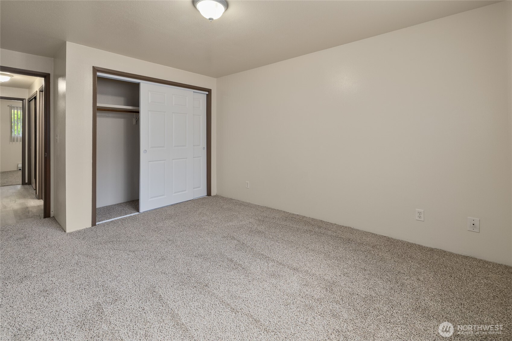 2517 Howard Avenue Everett, WA 98203 - Photo 8 of 32 an empty room with closet
