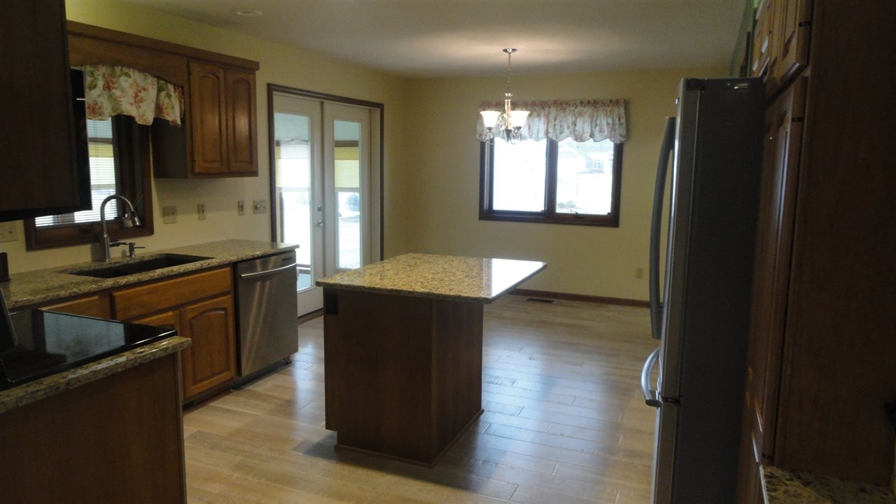 110 Lake Court Decatur, IN 46733 - Photo 5 of 26
