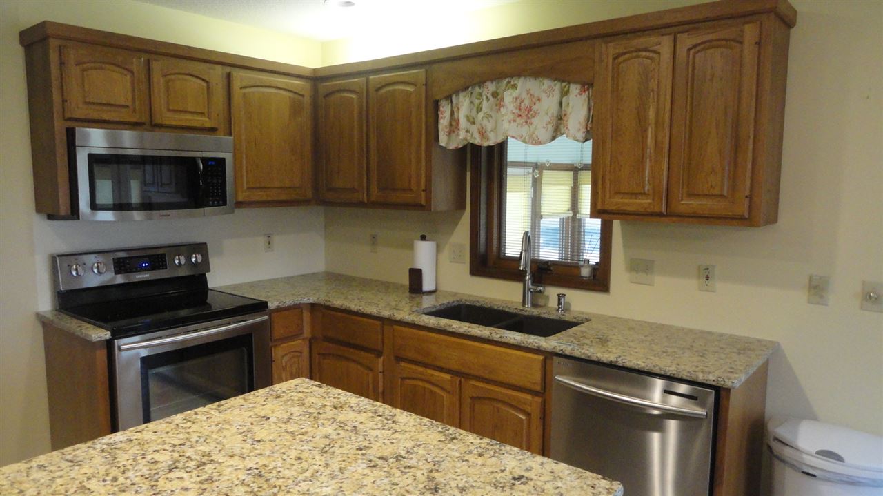 110 Lake Court Decatur, IN 46733 - Photo 6 of 26