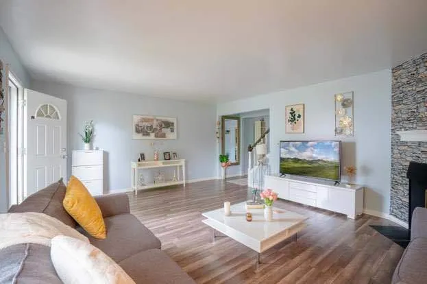 $3,200 | 938 Cardiff Court, Unit 938, Hoffman Estates, IL 60169