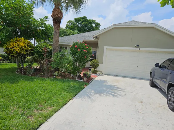 $3,200 | 5 Heather Trace Drive, Boynton Beach, FL 33436
