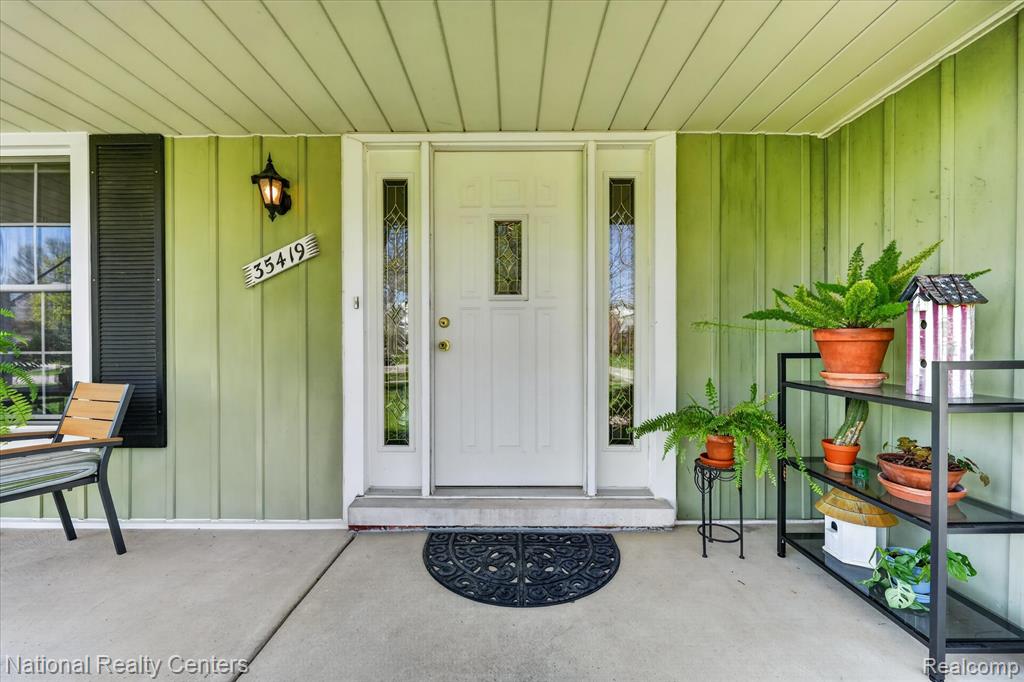 35419 Curtis Road Livonia, MI 48152 - Photo 4 of 53 Gallery Image 4