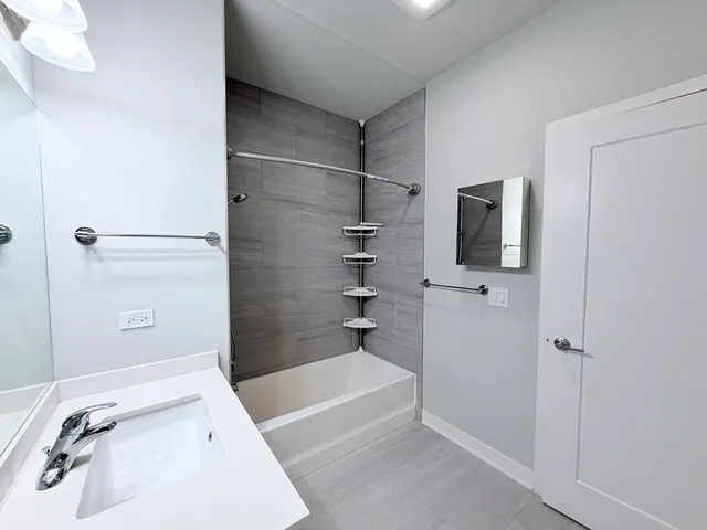 $348,000 | 3218 South Archer Avenue, Unit 201, Chicago, IL 60608