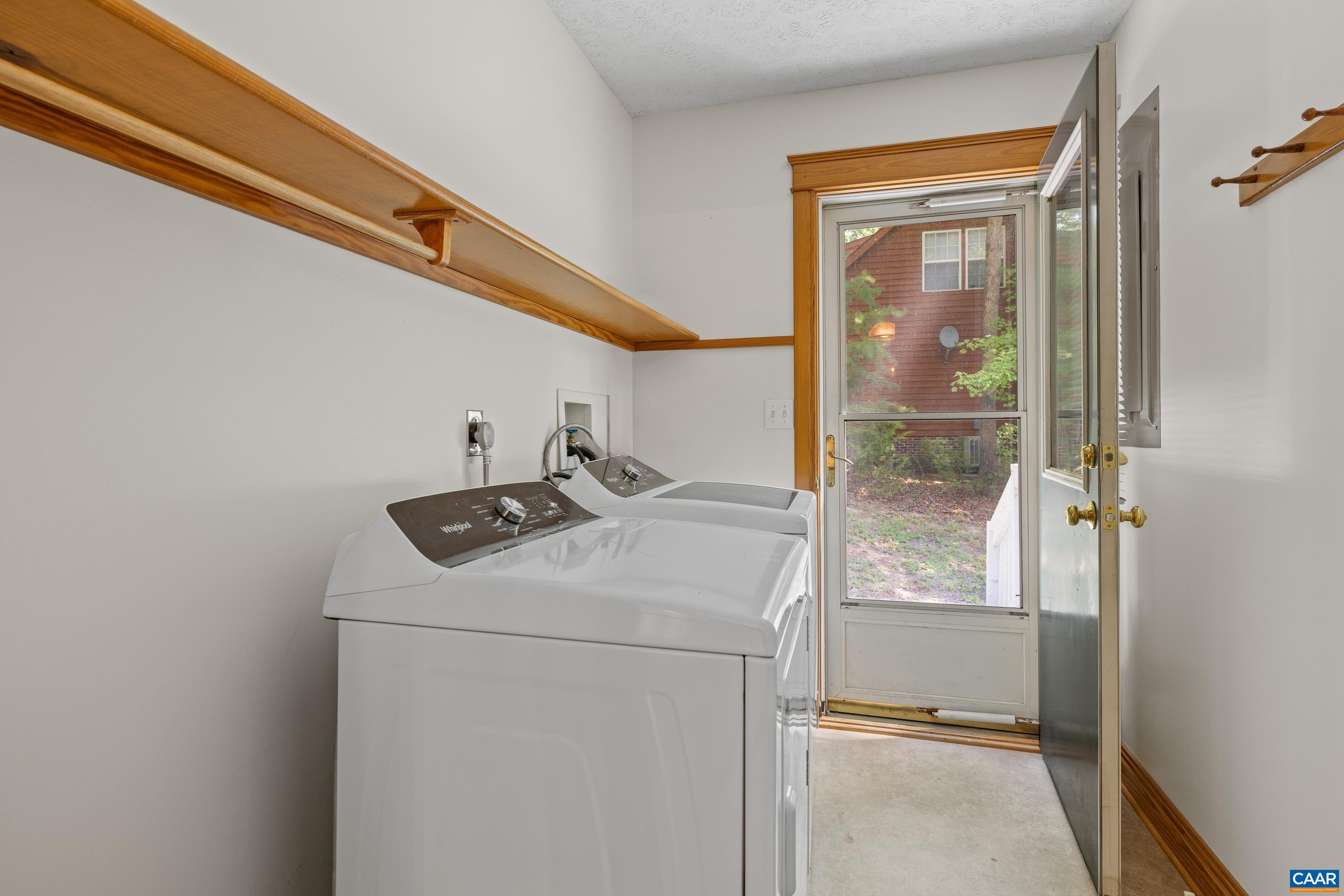 90 Riverside Drive Palmyra, VA 22963 - Photo 20 of 30 a bathroom with a sink and a mirror