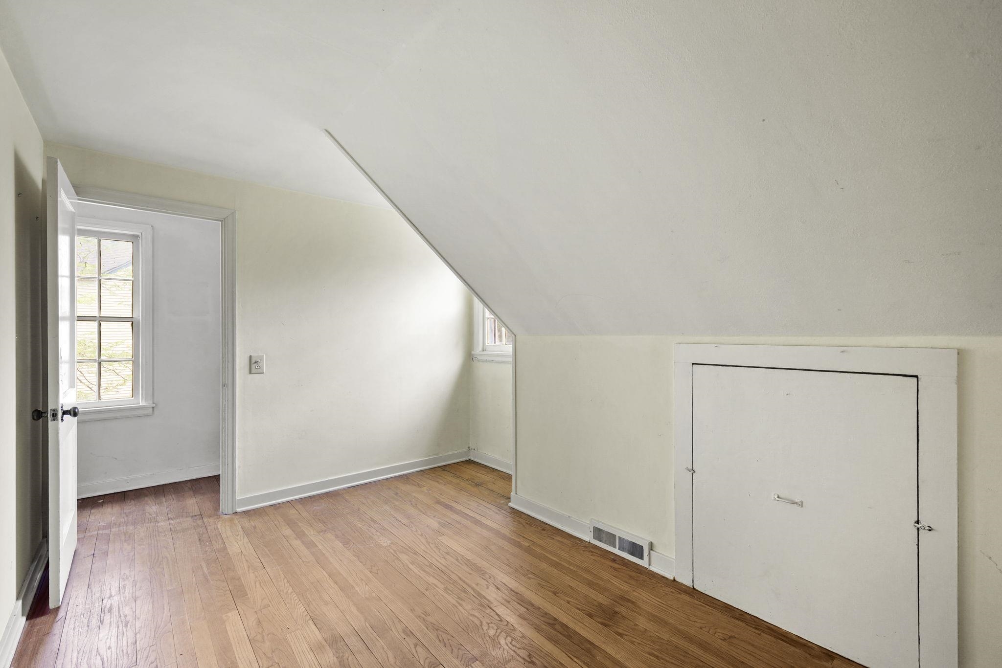 3209 Topping Road Madison, WI 53705 - Photo 20 of 34