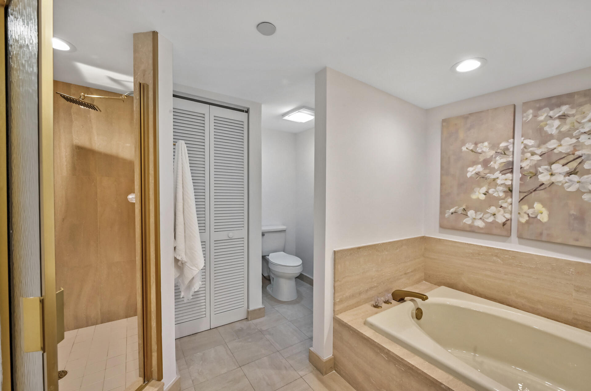 4101 North Ocean Boulevard, Unit 1008 Boca Raton, FL 33431 - Photo 18 of 46 Master Bath