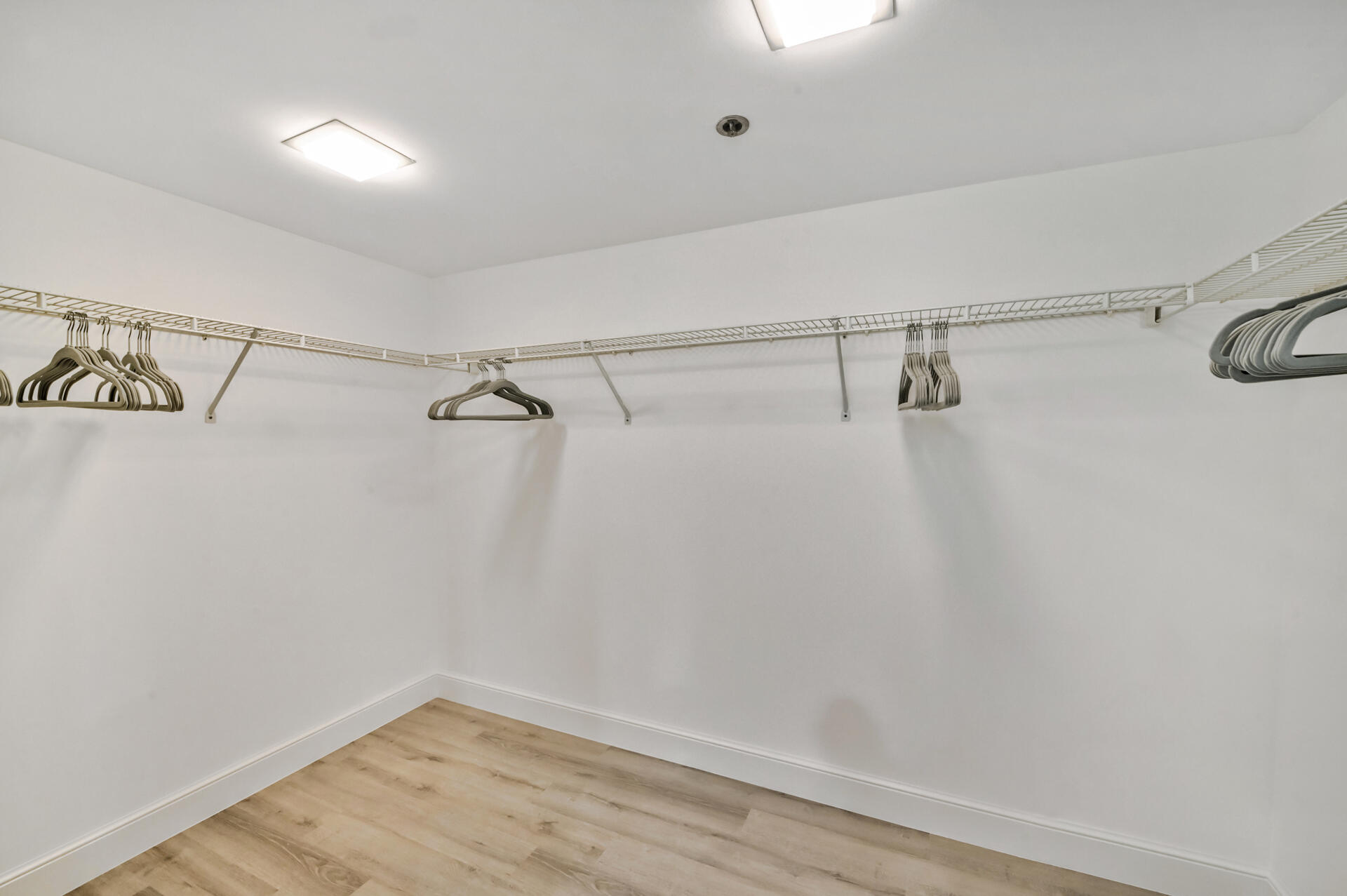 4101 North Ocean Boulevard, Unit 1008 Boca Raton, FL 33431 - Photo 21 of 46 Walk in closet