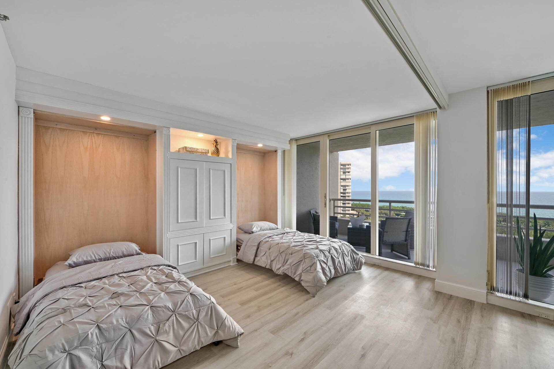 4101 North Ocean Boulevard, Unit 1008 Boca Raton, FL 33431 - Photo 23 of 46 2nd Bedroom