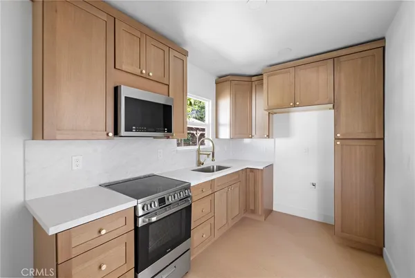 $1,189,000 | 720 East Foothill Boulevard, Glendora, CA 91741