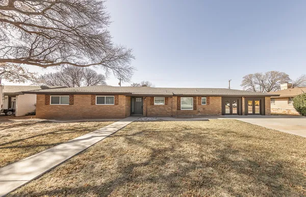 $298,000 | 1304 8th Street, Shallowater, TX 79363