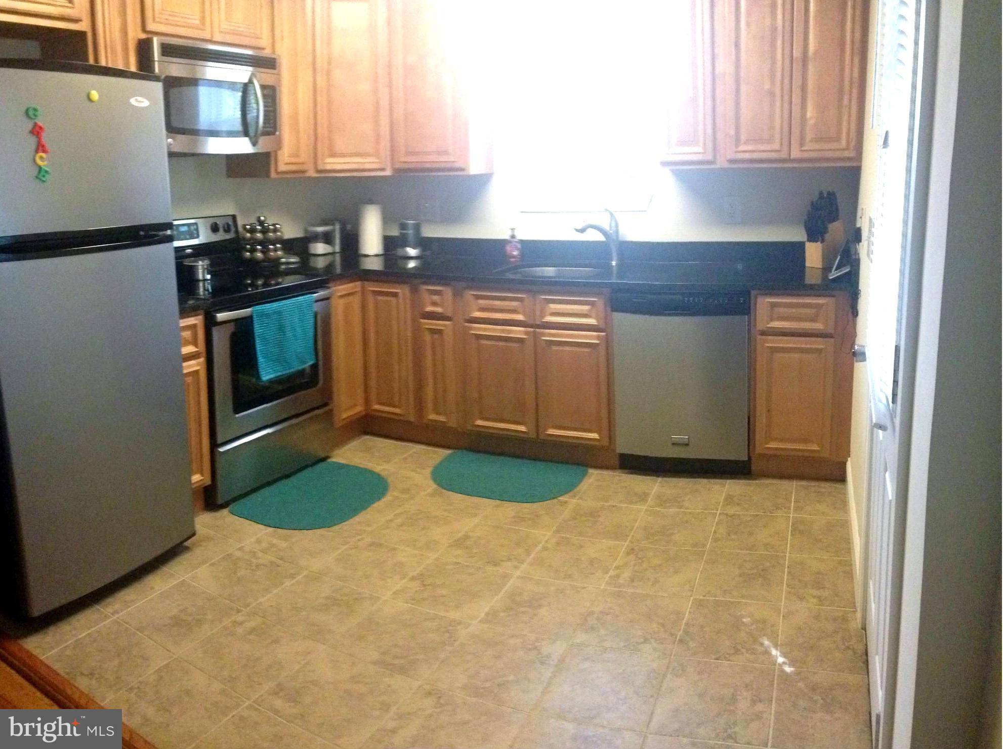9801 Brandywine Road Clinton, MD 20735 - Photo 11 of 26 Kitchen