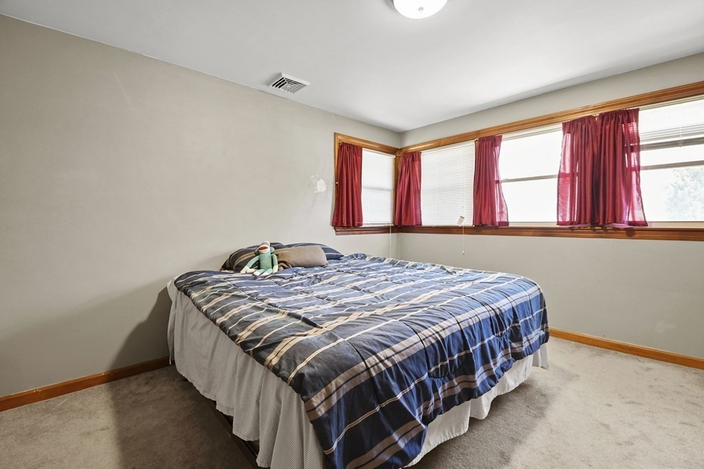 2584 Providence Road Northbridge, MA 01534 - Photo 11 of 32 Gallery Image 11