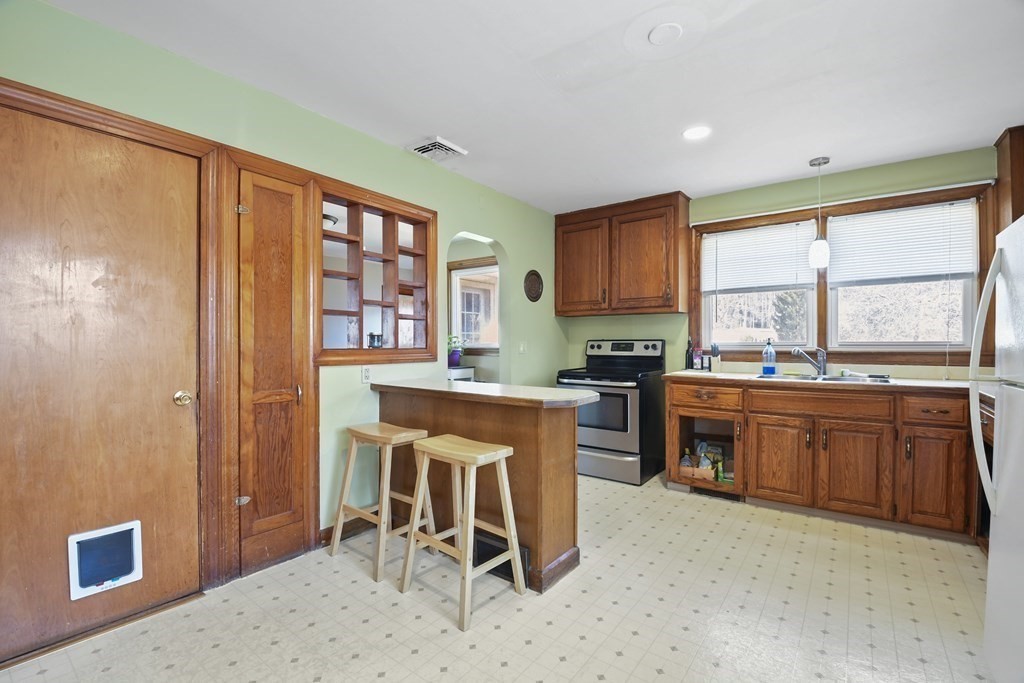 2584 Providence Road Northbridge, MA 01534 - Photo 9 of 32 Gallery Image 9