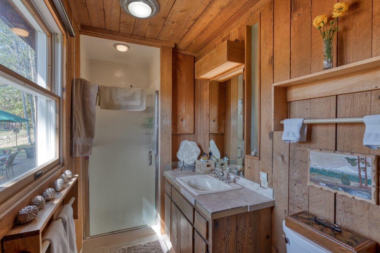 26221 Southwest Pine Lodge Road Camp Sherman, OR 97730 - Photo 28 of 32 27