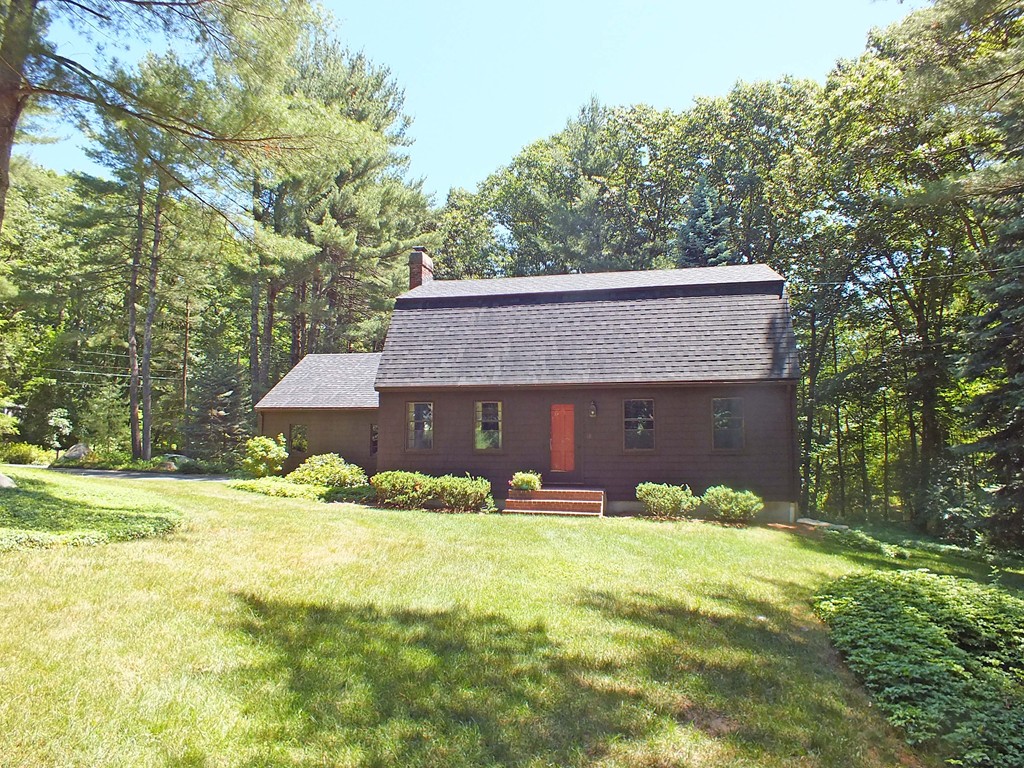 18 Hitchinpost Road Chelmsford, MA 01824 - Photo 1 of 30 Gallery Image 1
