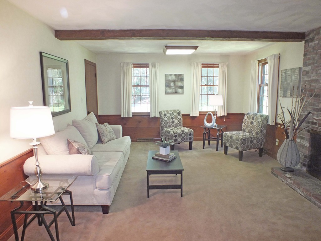18 Hitchinpost Road Chelmsford, MA 01824 - Photo 2 of 30 Gallery Image 2