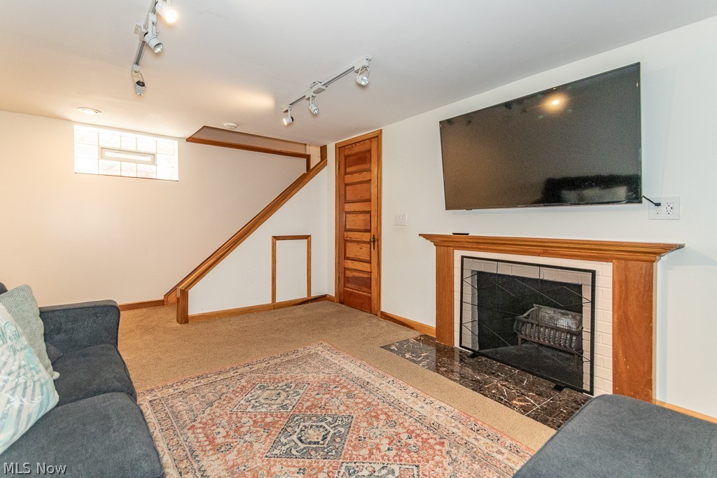 1056 Pennfield Road Cleveland, OH 44121 - Photo 33 of 39 Gallery Image 33