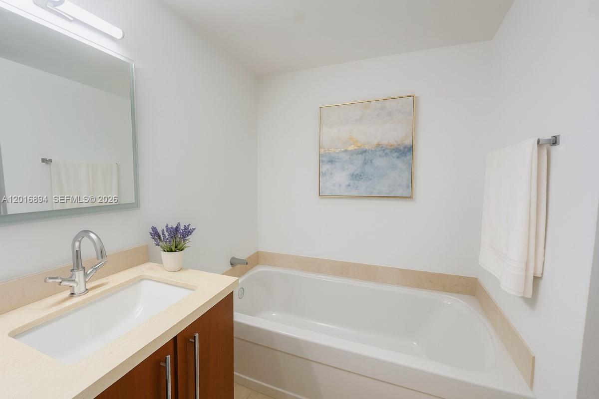 79 Southwest 12th Street, Unit 2809S Miami, FL 33130 - Photo 14 of 19