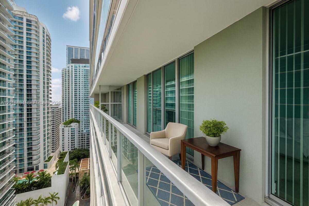 79 Southwest 12th Street, Unit 2809S Miami, FL 33130 - Photo 15 of 19