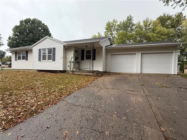 $172,000 | 510 West 30th Street, Higginsville, MO 64037