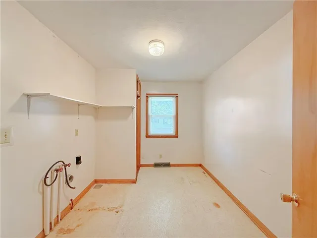 $172,000 | 510 West 30th Street, Higginsville, MO 64037