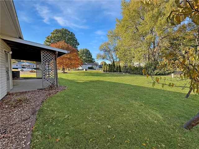 $172,000 | 510 West 30th Street, Higginsville, MO 64037