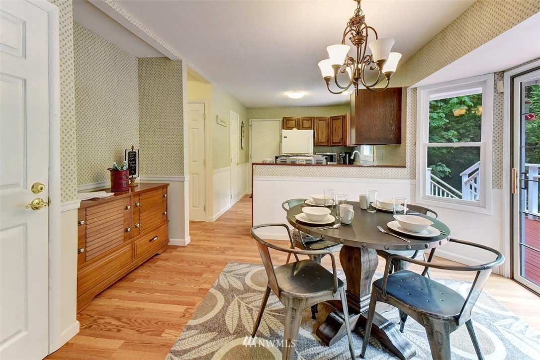 16626 112th Place Northeast Bothell, WA 98011 - Photo 5 of 20 Gallery Image 5