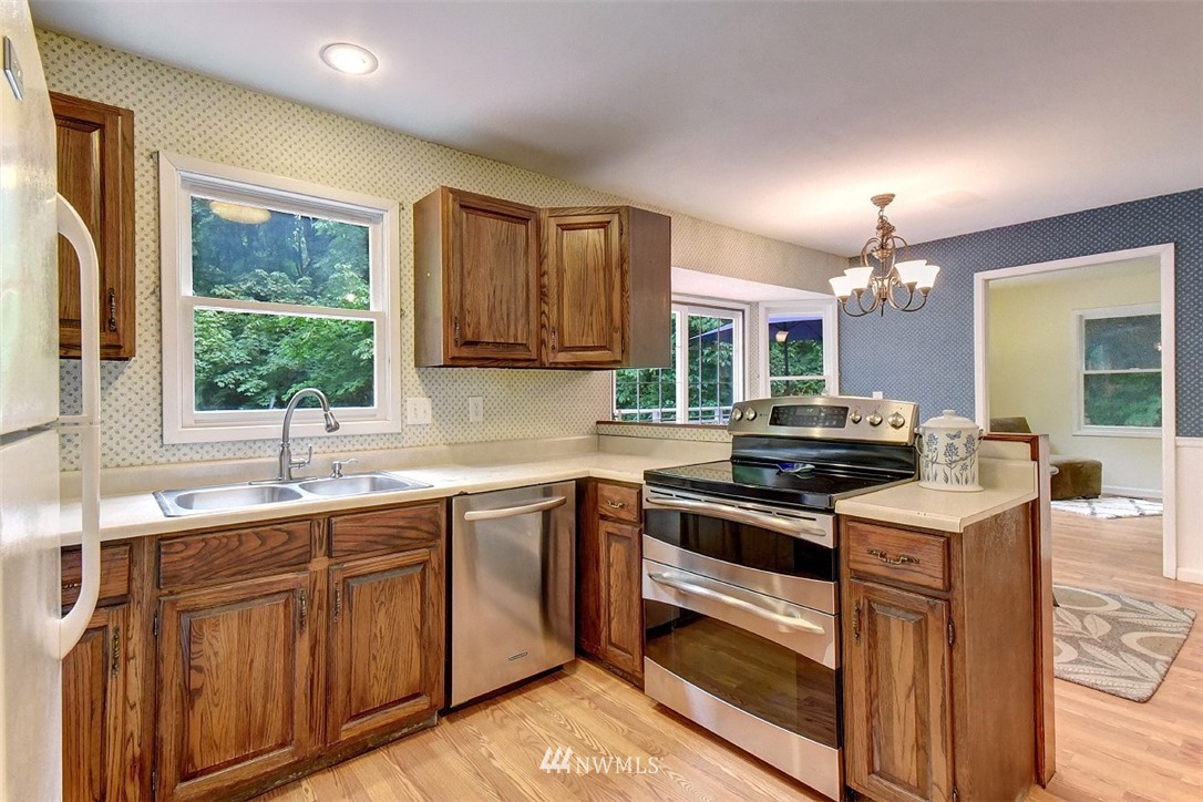 16626 112th Place Northeast Bothell, WA 98011 - Photo 6 of 20 Gallery Image 6