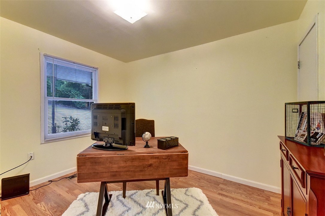 16626 112th Place Northeast Bothell, WA 98011 - Photo 7 of 20 Gallery Image 7