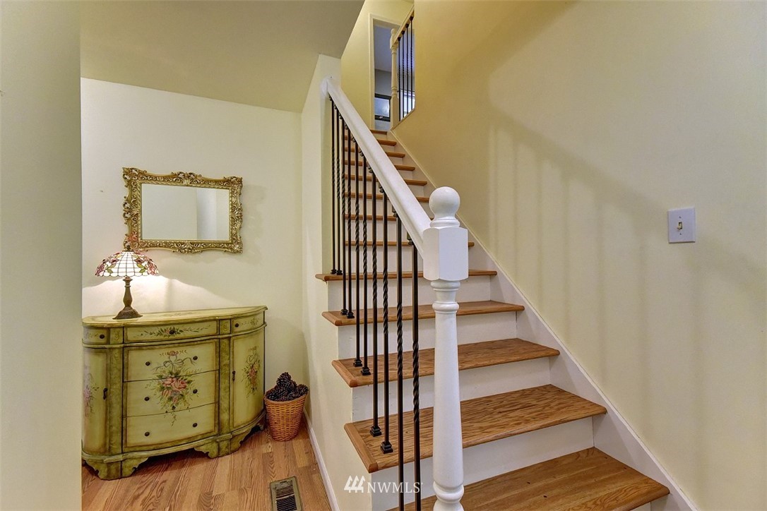 16626 112th Place Northeast Bothell, WA 98011 - Photo 9 of 20 Gallery Image 9