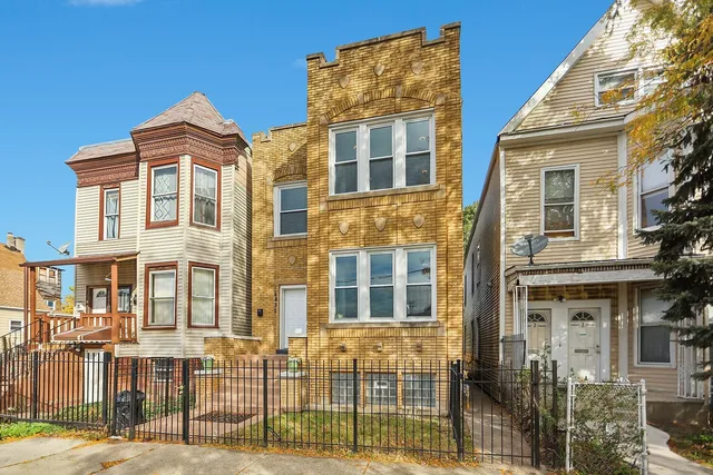 $465,000 | 4832 West Harrison Street, Chicago, IL 60644