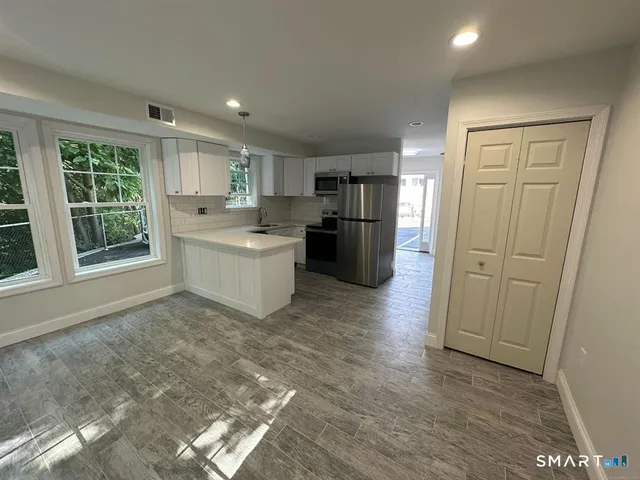 $1,800 | 1083 Whalley Avenue, Unit B, New Haven, CT 06515