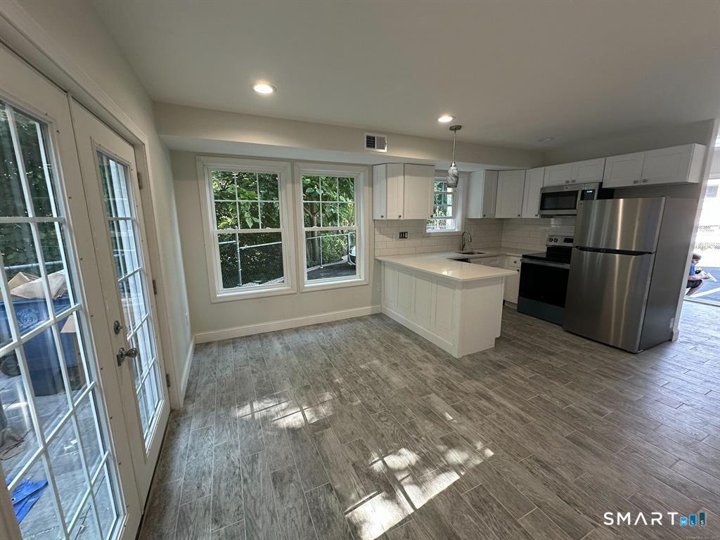 1083 Whalley Avenue, Unit B New Haven, CT 06515 - Photo 2 of 10