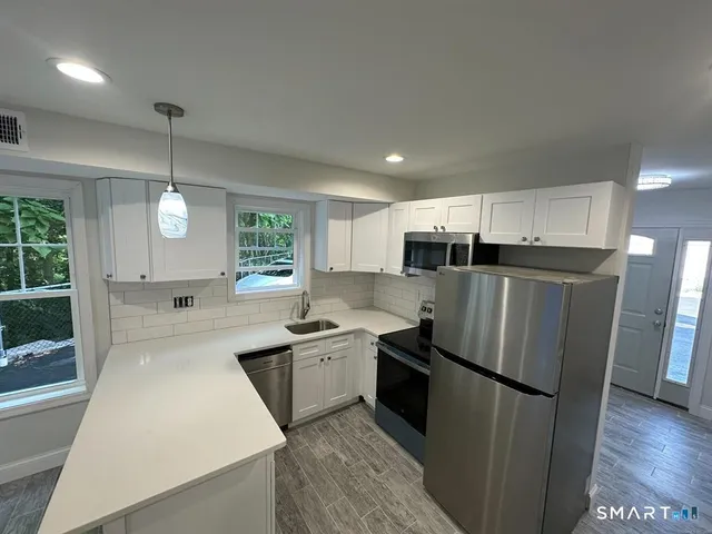 $1,800 | 1083 Whalley Avenue, Unit B, New Haven, CT 06515