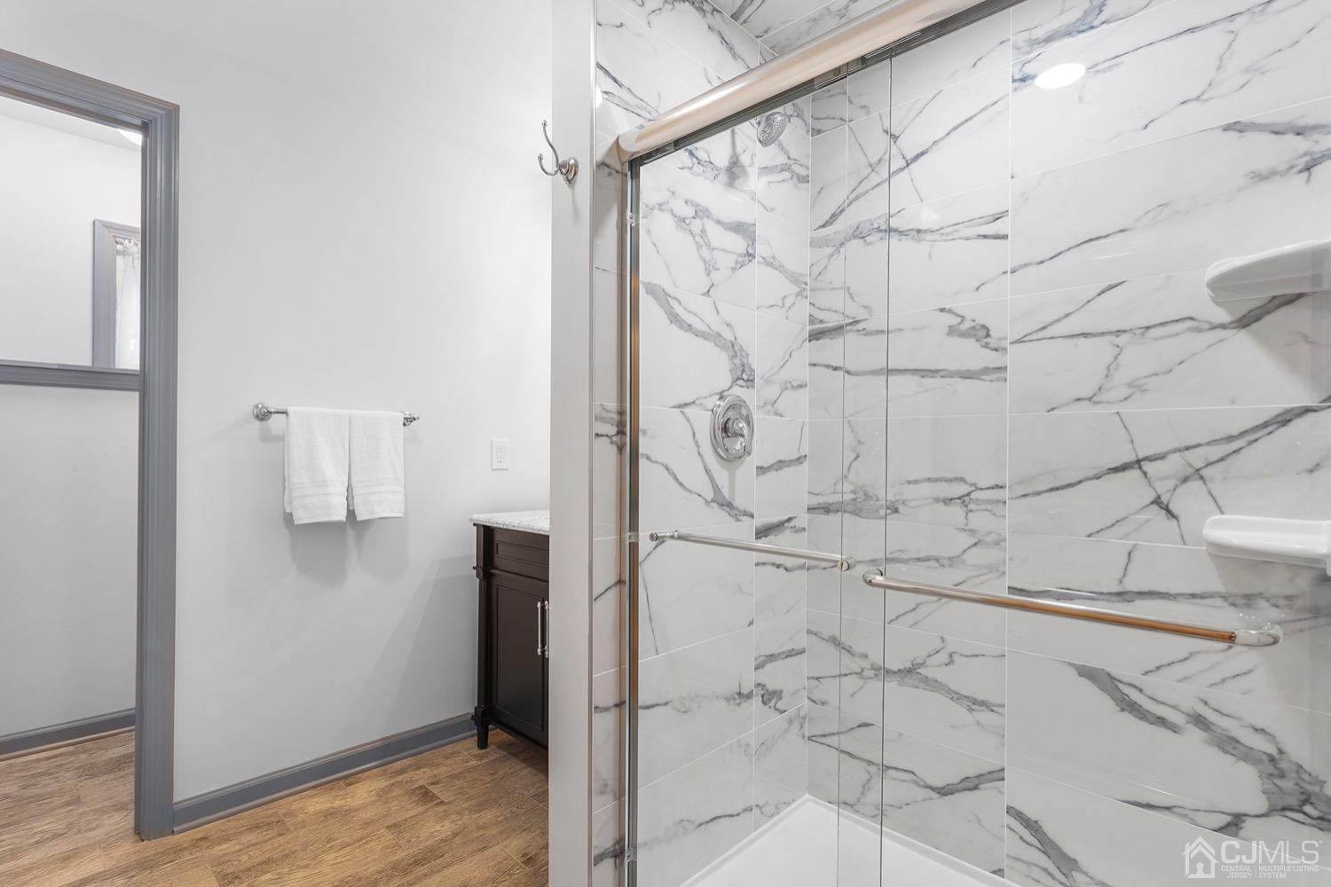 136 Lee Drive Middlesex, NJ 08846 - Photo 23 of 35 a bathroom with a shower