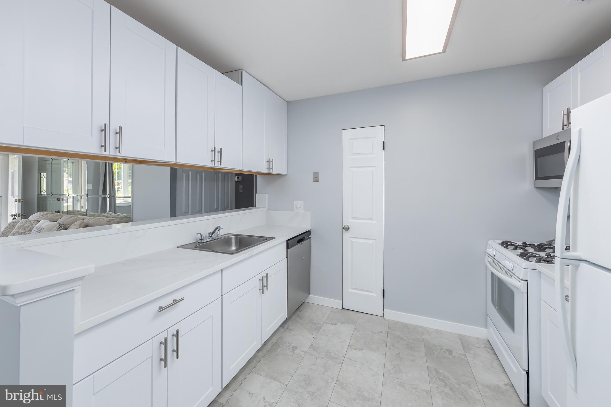 37 Ray Smith Road Sicklerville, NJ 08081 - Photo 7 of 15