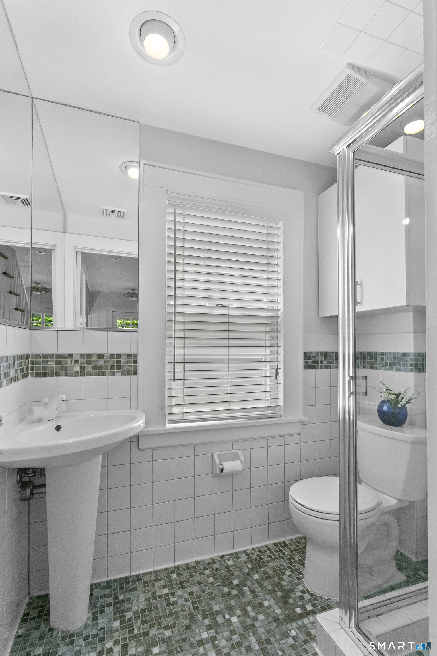 1871 Fairfield Beach Road Fairfield, CT 06824 - Photo 22 of 37