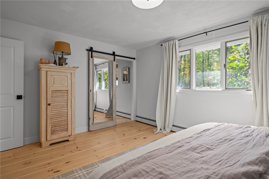 33 Slavin Path Glocester, RI 02814 - Photo 16 of 37