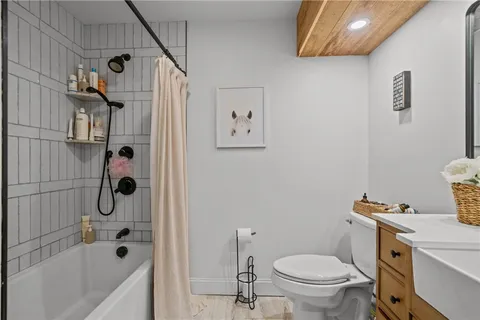 $660,000 | 33 Slavin Path, Glocester, RI 02814